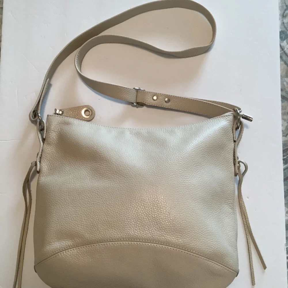 Genuine Leather Cream Purse NWOT - Picture 2 of 4